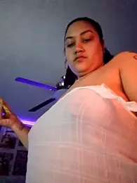 honeeyyy_pot webcam model stream image