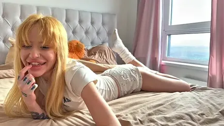 _BunnyDollStella_ webcam model stream image