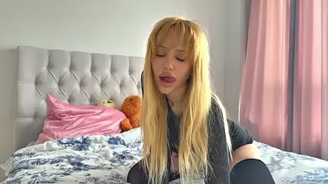 _BunnyDollStella_ webcam model stream image