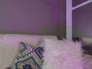 zoee-8 webcam model stream image