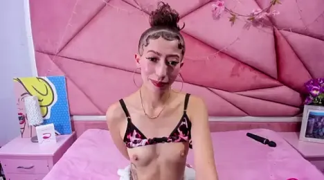 LilithCooperr_ webcam stripchat model stream image