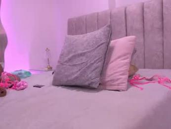 vvioleta_ webcam model stream image