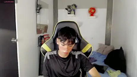 Liarr_ webcam model stream image