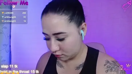 _hooly webcam model stream image