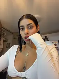 AlannaEvons webcam model stream image