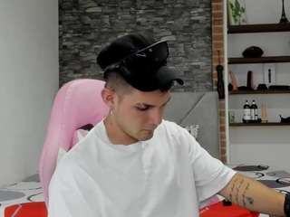 boyy-hott webcam model stream image