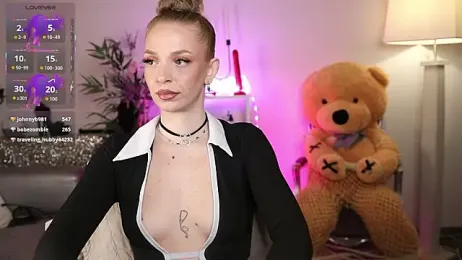 NovaHollisx webcam model stream image