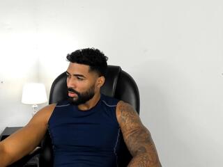 Xander Strongs webcam model stream image