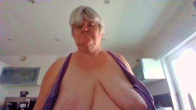 lunaria webcam model stream image