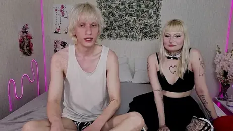 NeetMolly webcam model stream image