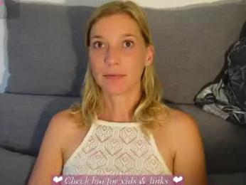 joannadea webcam model stream image