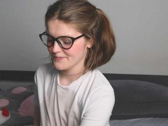 Annpopsy webcam model stream image