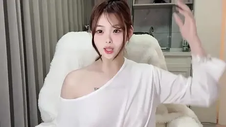 xiaoyugan-99 webcam stripchat model stream image