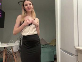 Peachy-keens webcam bongacams model stream image