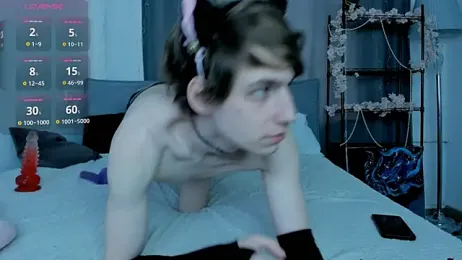 AvenGlow webcam model stream image