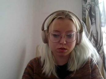 MaddieOrgasm webcam model stream image