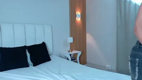 MaxiWildd webcam model stream image