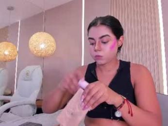 eva_layn webcam model stream image