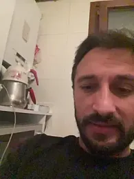 TolgaSert34 webcam model stream image