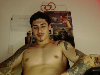 Midnight Amon webcam model stream image