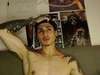 Midnight Amon webcam model stream image
