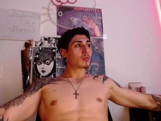 Midnight Amon webcam model stream image