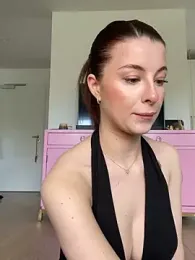 Mia-Minou webcam model stream image