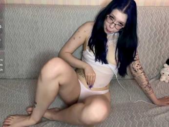 LisaCuty webcam model stream image