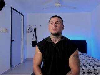 Adoniis Leander webcam model stream image