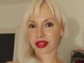 LaymaFlay webcam model stream image