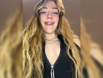 AlinnaAnnila webcam bongacams model stream image