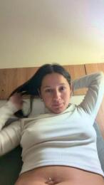 Dancebymyself webcam model stream image