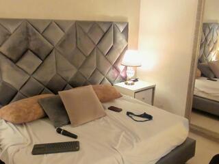 Leiza Thompson webcam model stream image