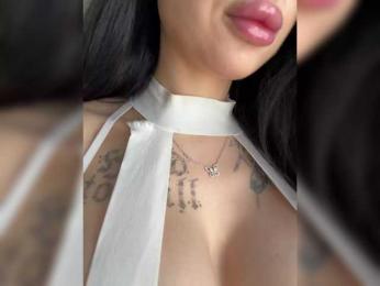 bmw_m8 webcam bongacams model stream image