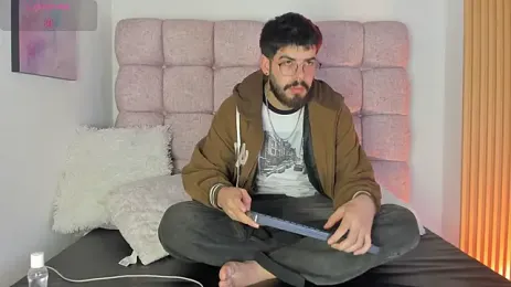 DomBoy_ webcam model stream image