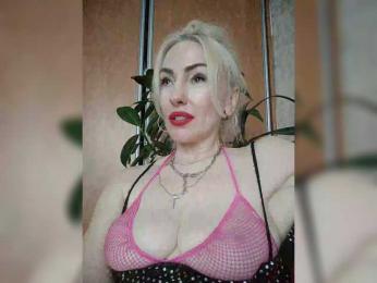 White00Pearl webcam model stream image