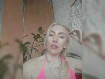 White00Pearl webcam model stream image