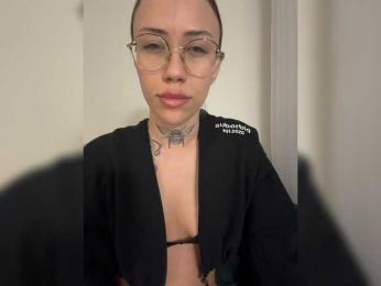 v_-_-_v webcam bongacams model stream image