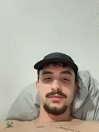 NovinnGB webcam model stream image