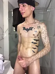 TheBatMansion webcam model stream image