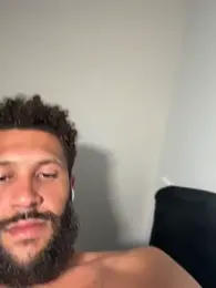 HungStr8Lightskin webcam model stream image