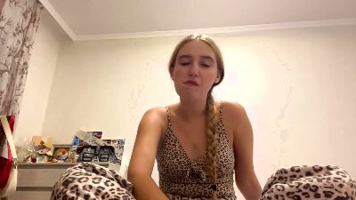 ArnetteBregon webcam model stream image