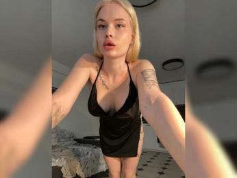 VladaMais webcam bongacams model stream image