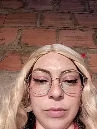 madelaine- webcam model stream image