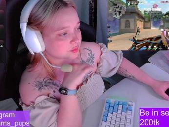 AlinaAdams webcam model stream image
