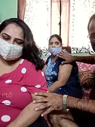 HoneyHush webcam stripchat model stream image