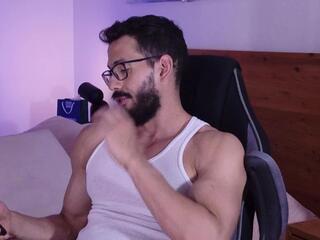 Dom Beard webcam flirt4free model stream image