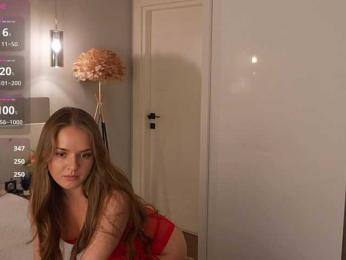 Lunaaaura webcam model stream image