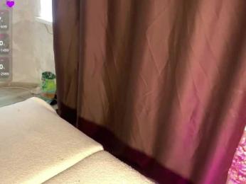 KiraSweet webcam model stream image