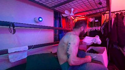 Bighairytopping webcam model stream image